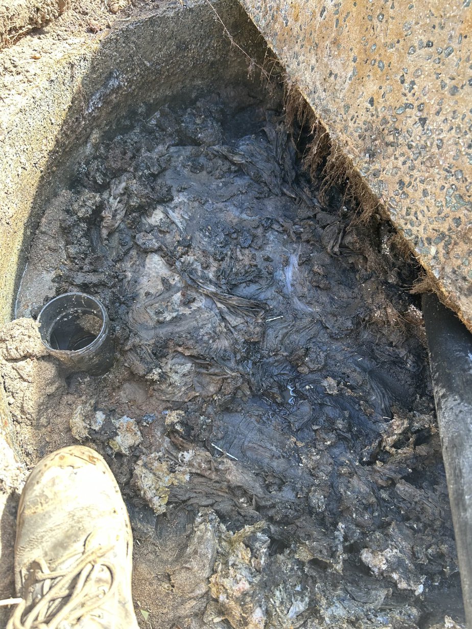 Blocked Septic Tank from excessive wipes used by owner
